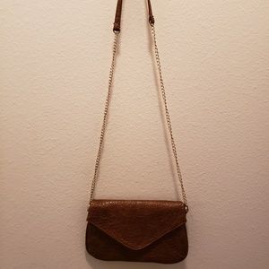 CLUTCH STYLE PURSE WITH GOLD CHAIN | BROWN